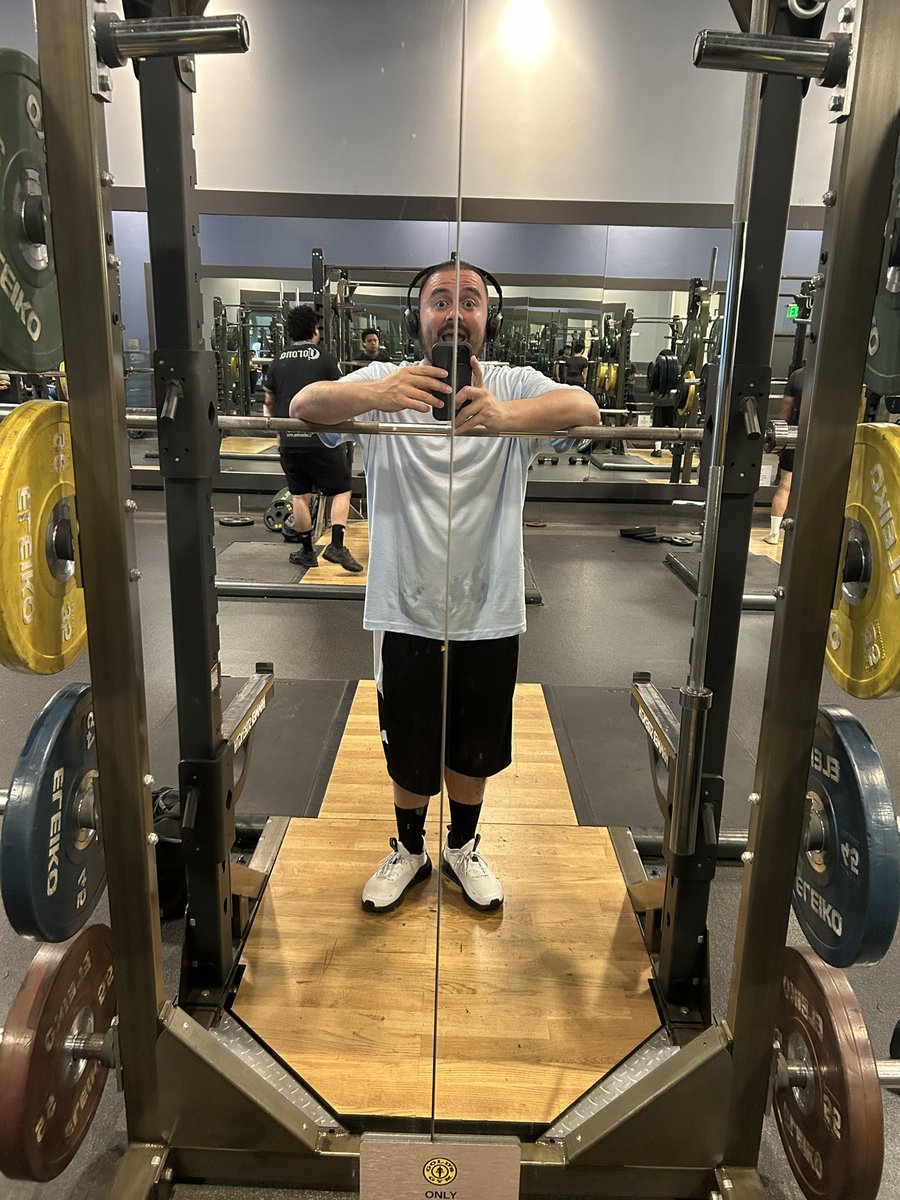 Nick_Van_Excel9's tweet image. You can fix a broken mirror, but you can still see the cracks in that MFer #CrackisWhack