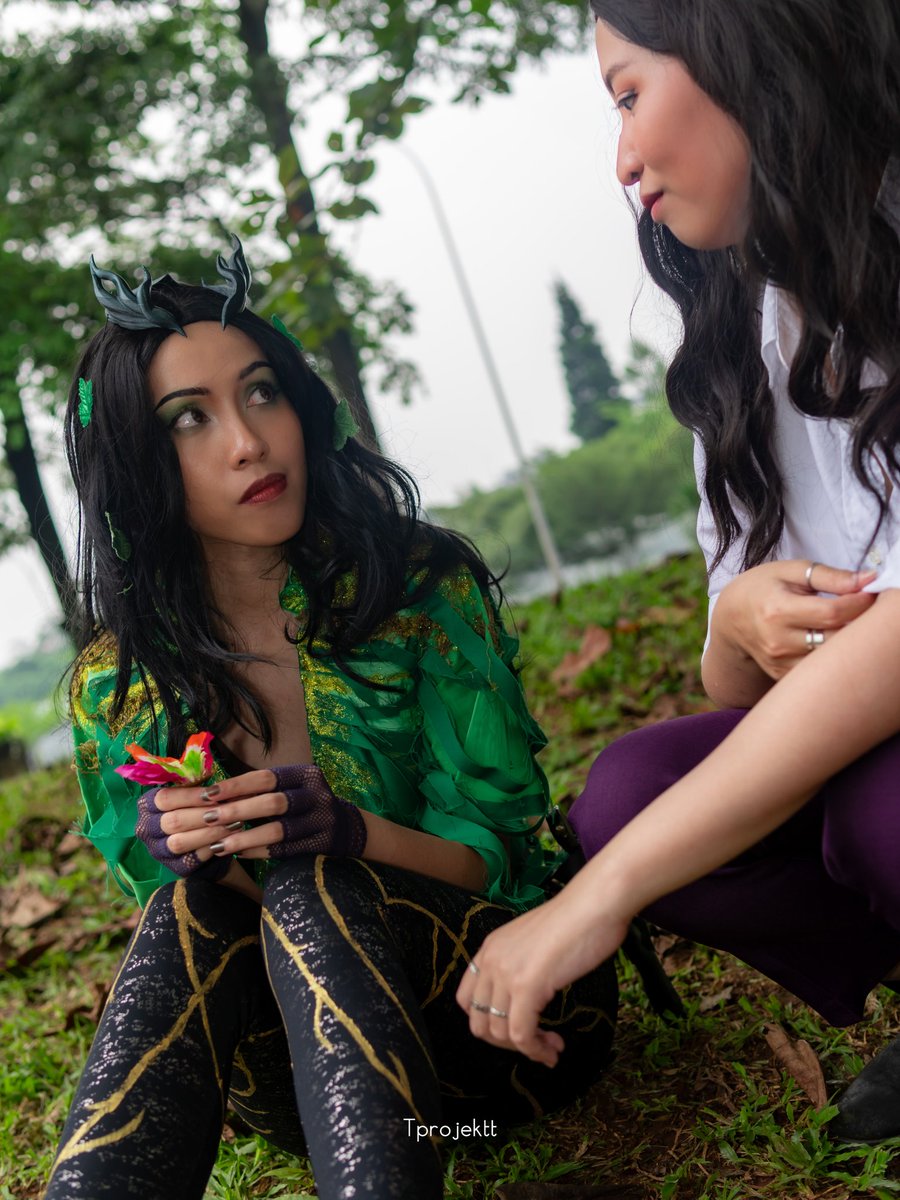 hii, good morning witches!🫶🏾 another #agathario cosplay pics from us!