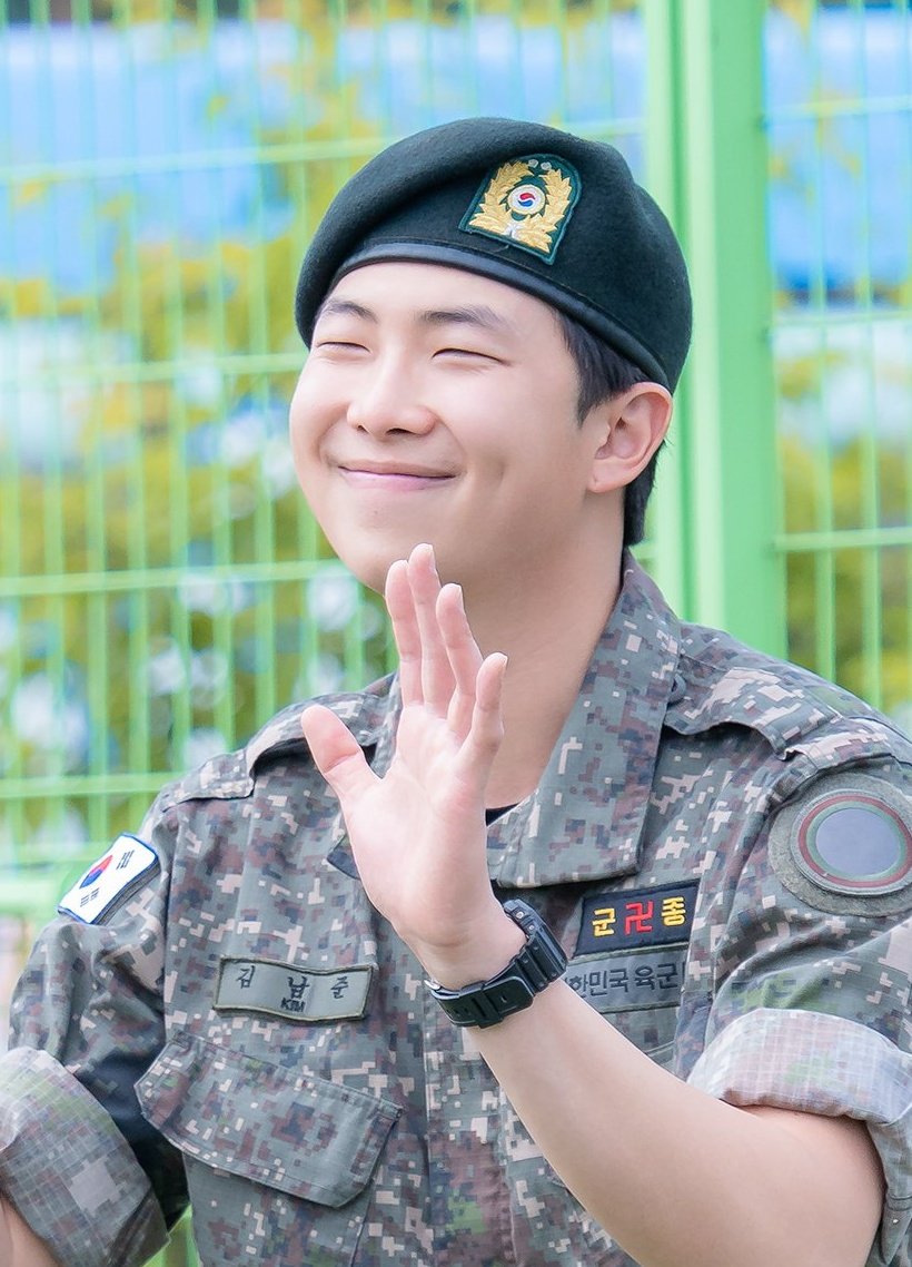 detailsofrm's tweet photo. he's literally ◜ᴗ◝, https://t.co/A4RqVdfDOy
