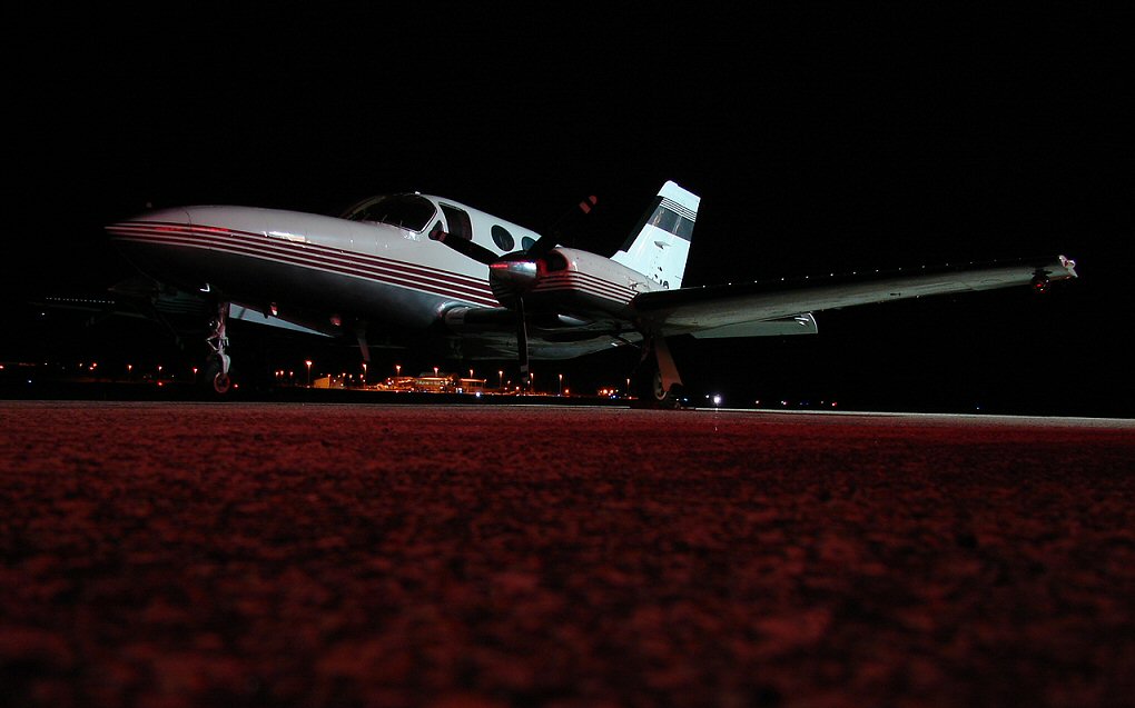 AvSourceNews's tweet image. A twin-engine Cessna 414 plunged into the Pacific Ocean five miles off San Diego’s Point Loma coast, killing all six people on board on 8 June.

aviationsourcenews.com/cessna-414-cra…

#Cessna414 #SanDiego #AvGeek