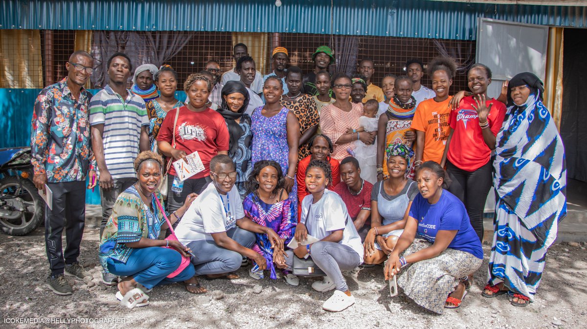ICONNECTKENYA INITIATIVE (@iconnectkenya) on Twitter photo Facilitated a capacity session with 30 artisans of Kakuma and Kalobeyei.
We covered topics like social media for business,branding and storytelling as well as pitching and fundraising for creatives.
The workshop was in partnership with <a href="/ITCnews/">International Trade Centre (ITC)</a>
#marketdrivensolutionsforartisans Facilitated a capacity session with 30 artisans of Kakuma and Kalobeyei.
We covered topics like social media for business,branding and storytelling as well as pitching and fundraising for creatives.
The workshop was in partnership with <a href="/ITCnews/">International Trade Centre (ITC)</a>
#marketdrivensolutionsforartisans