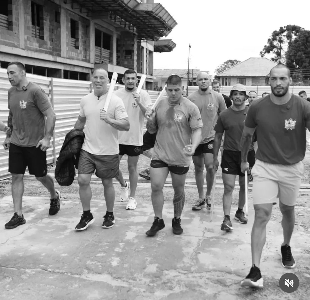 BlindadoUFC's tweet photo. No fight no history🦁 https://t.co/LPOc4OWq6G