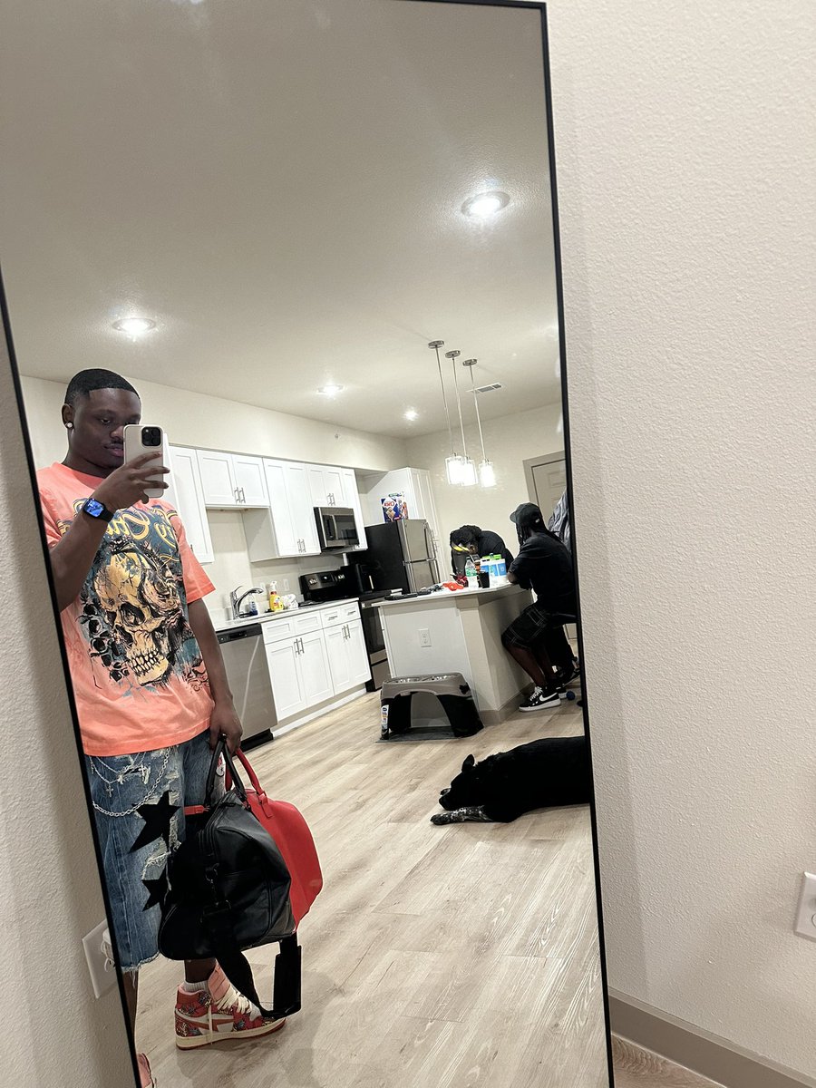 dxpecamm's tweet photo. Dxpe Day!🖤 https://t.co/zt6LH4mCG6