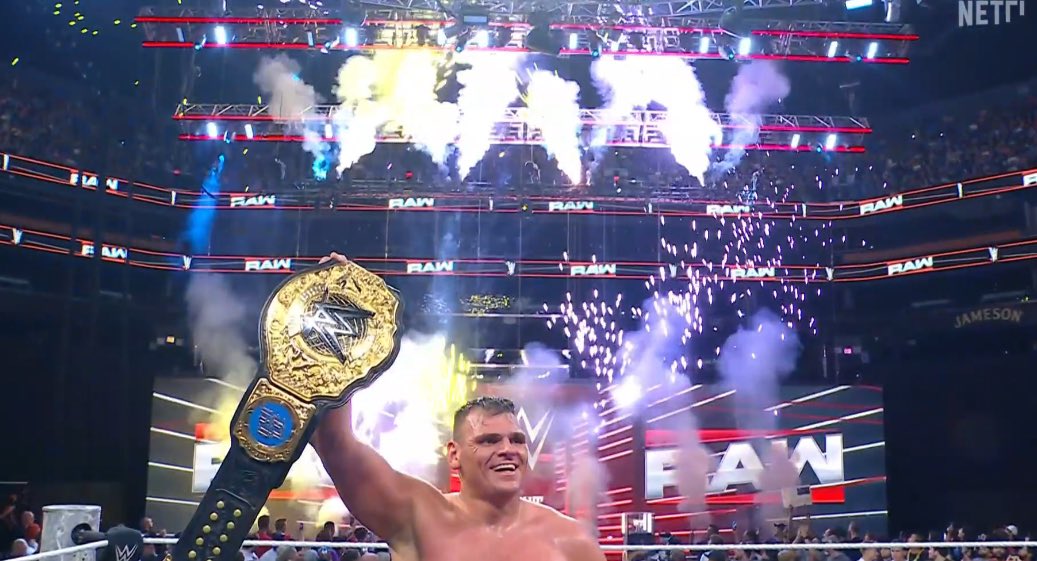 NO INTERFERENCE NO CASH IN NOTHING GUNTHER IS THE WORLD CHAMPION 🔥🔥🔥🔥 #WWERaw