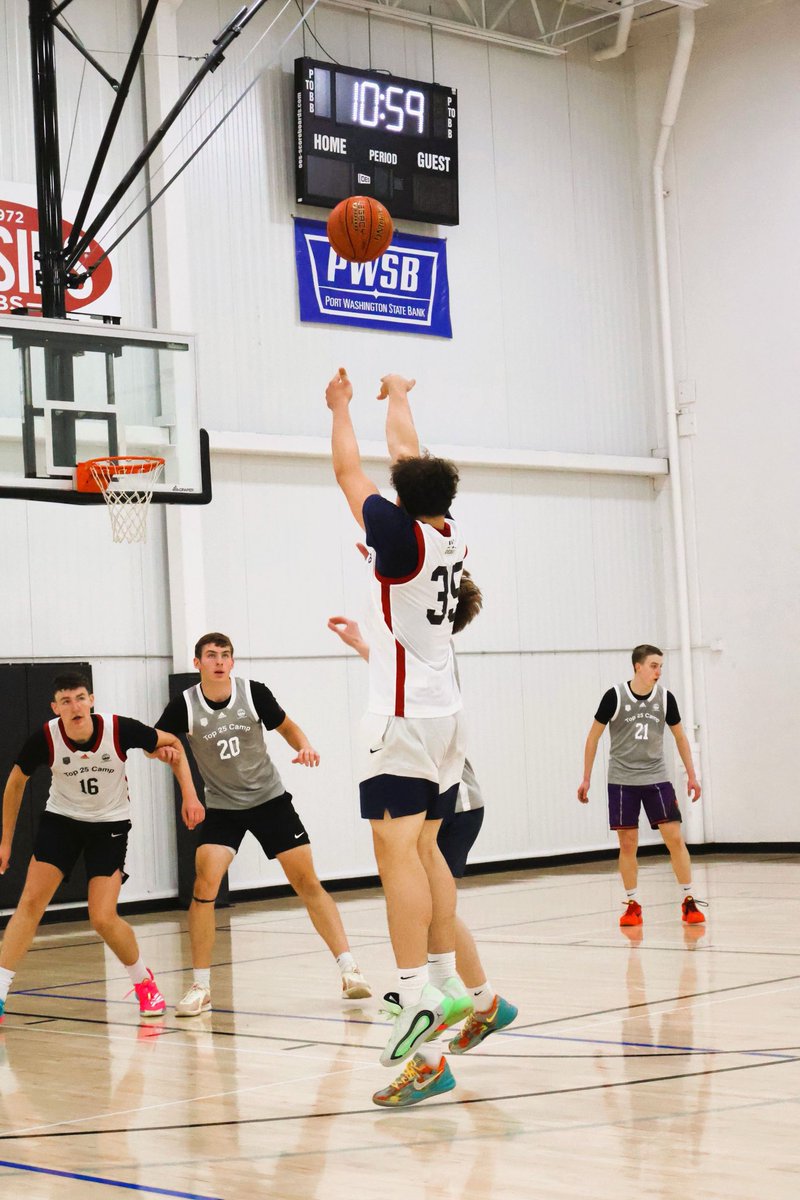 MohammadB30351's tweet photo. Had a great time at the top 25 camp playing against the top players in the city. #top25camp https://t.co/f20rHVMDw8