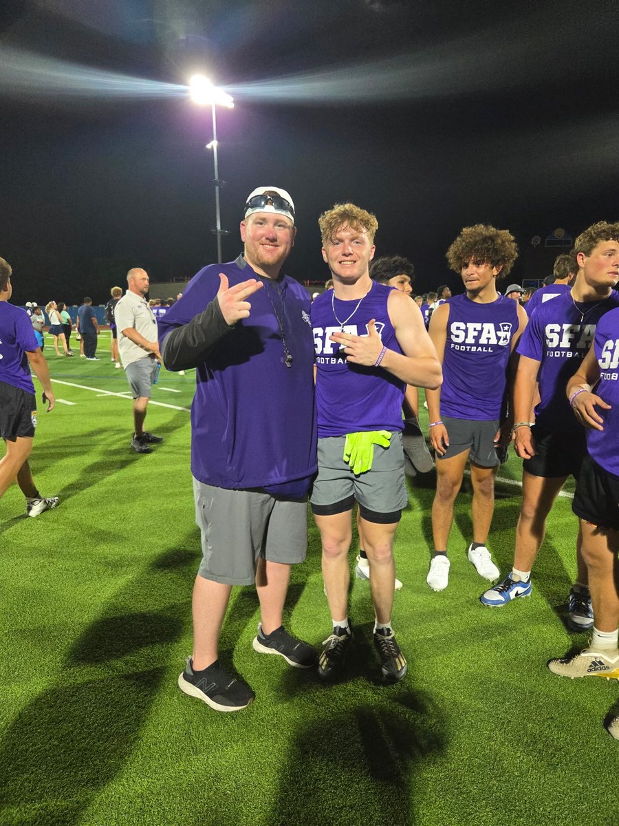 Chris_Jacques07's tweet photo. Had a great time at the SFA camp this past Sunday; I enjoyed it and had fun working with the offense. #lumberjacks #RaiseTheAxe 
@CoachGunnellSFA @CoachTHenley8 
@CoachCarthel 
@_CoachTrevino https://t.co/ElYRrXwDPI