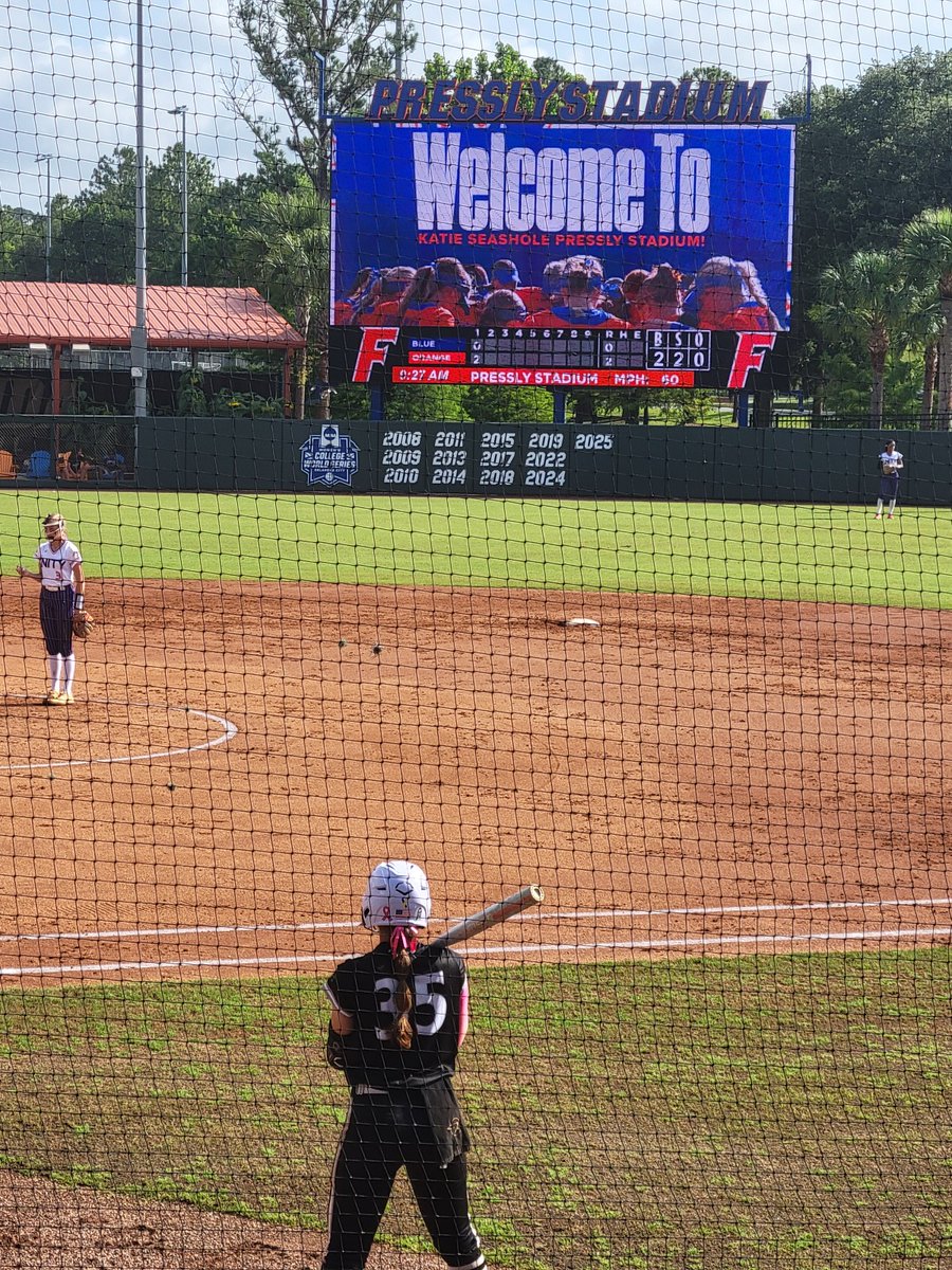 4 days, 10 games, 2 ITB's, undeniable grit. @FPX14U are your PGF Show Me The Money Champs!! 💰. This team never stops. Every single girl steps up and competes and our coaches push us to be the best versions of ourselves 💪 

Time to fine tune and get ready for the next one!