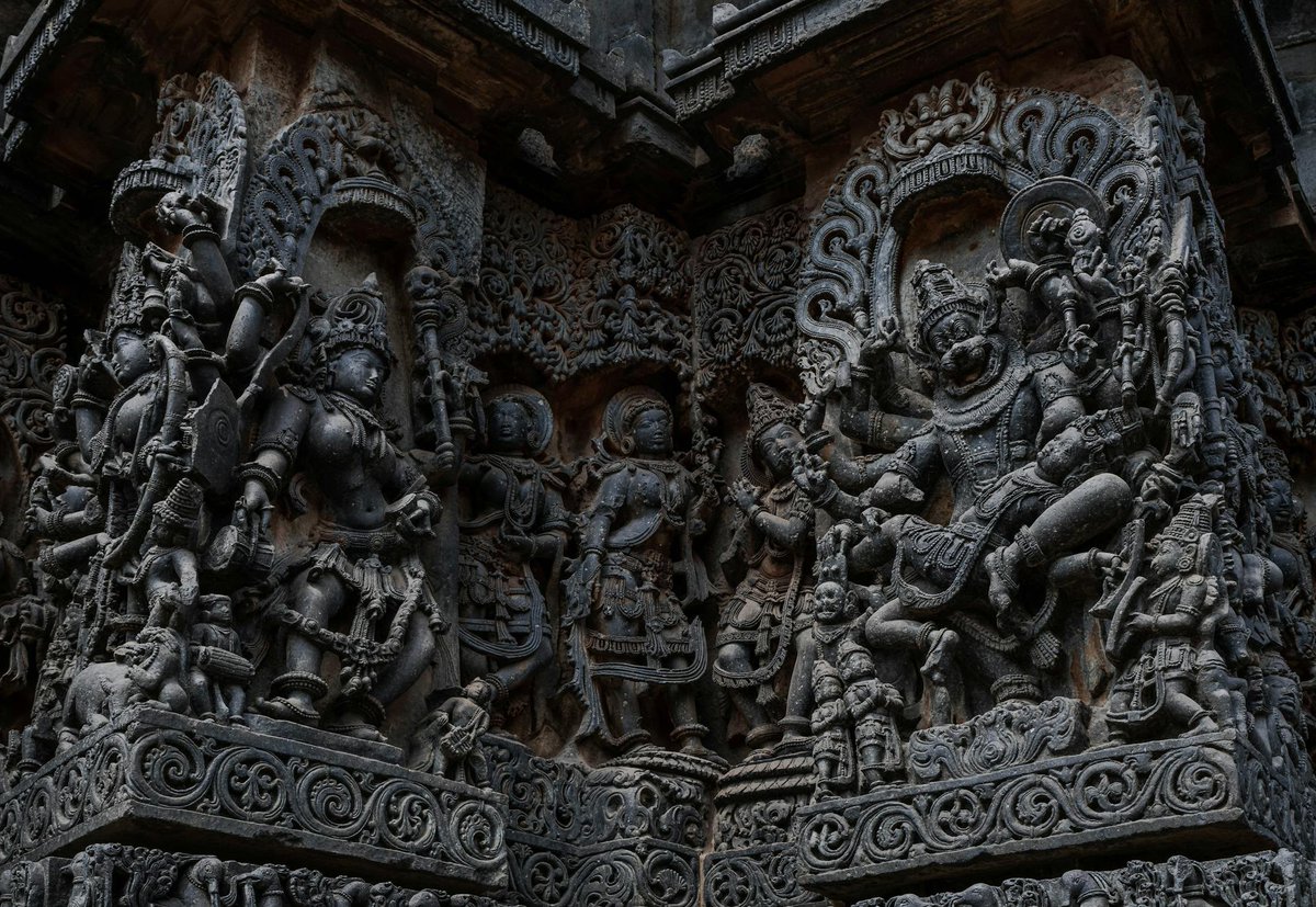 bharatkemandir's tweet photo. Hoysaleswara Temple - 12th Century Architectural Marvel with intricate carvings and engraved sculptures. https://t.co/LD9nre4mmj