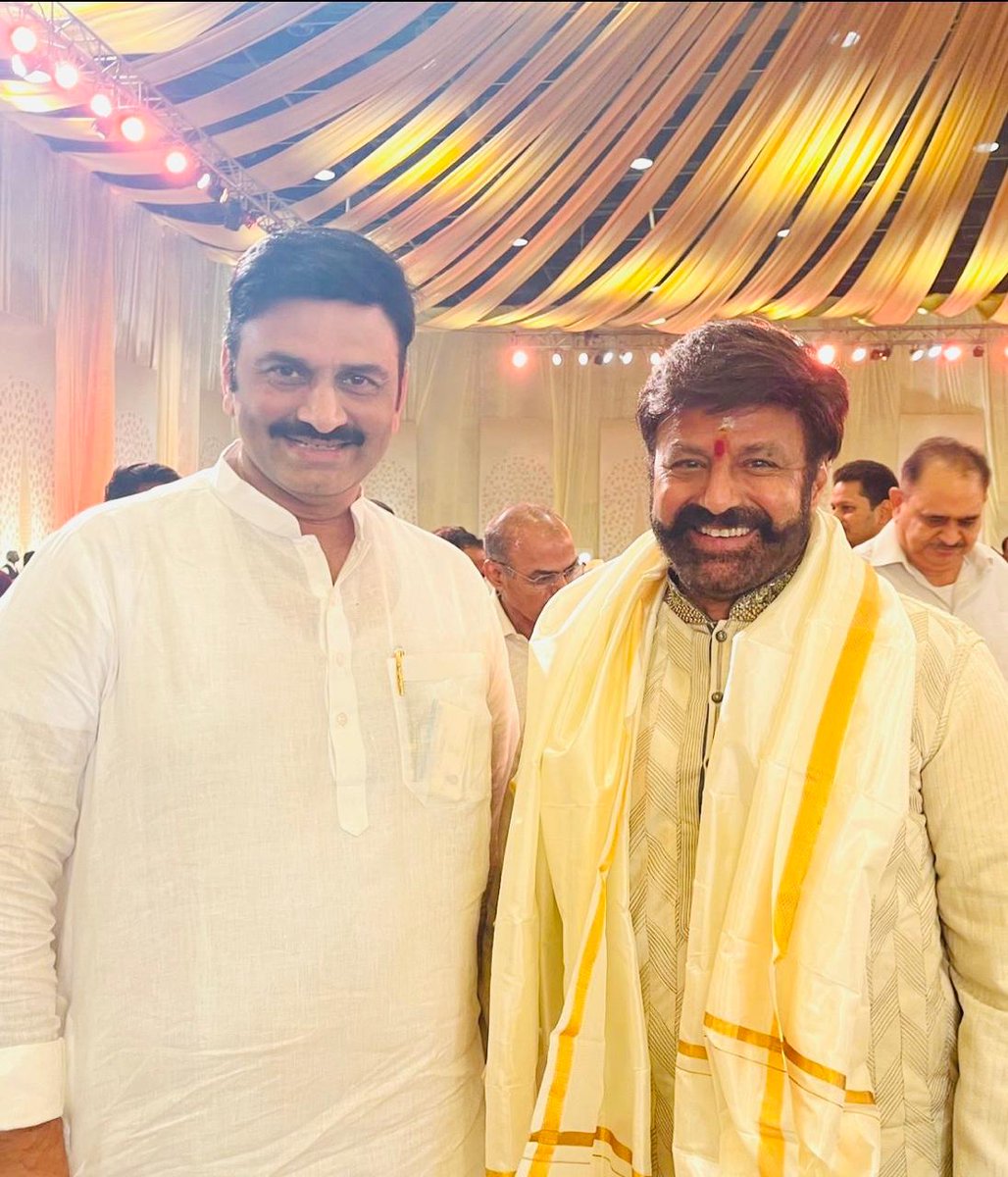 ప్రముఖ సినీ నటులు, హిందూపురం శాసన సభ్యులు, బసవ తారకం క్యాన్సర్ హాస్పిటల్ ఛైర్మన్, పద్మభూషణ్ నందమూరి బాలకృష్ణ గారికి హృదయపూర్వక జన్మదిన శుభాకాంక్షలు. వారు నిండు నూరేళ్లు ఆరోగ్యంగా సంతోషంగా జీవించాలని, సినీ, రాజకీయ, సేవా రంగాల్లో మరిన్ని ఉన్నత శిఖరాలు అధిరోహించాలని మనస్ఫూర్తిగా