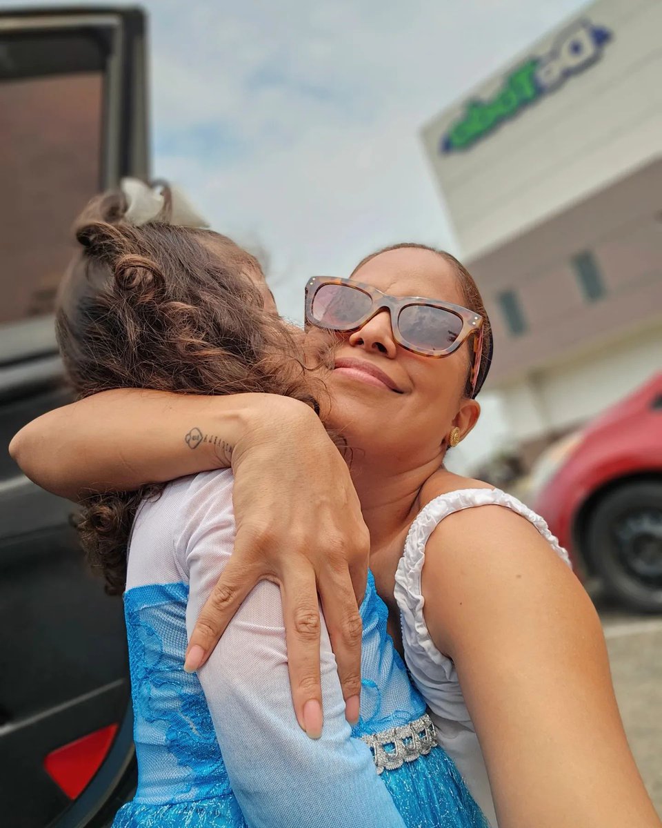 Olivia Flores tweet media