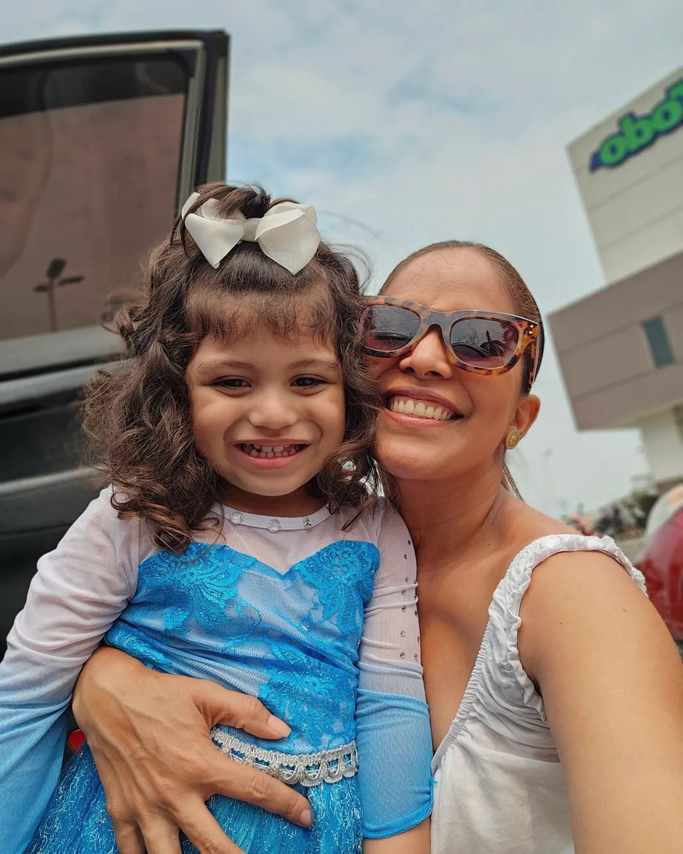 Olivia Flores tweet media