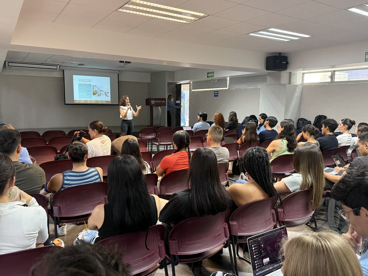 UNIVAGlobal's tweet photo. En días recientes recibimos la visita de la Dra. Cristina Ferrer Alberto, de la Universidad Católica de Valencia 🇪🇸, quien realizó una estancia académica con el apoyo del Programa Erasmus+. https://t.co/OqAzo7xZpL