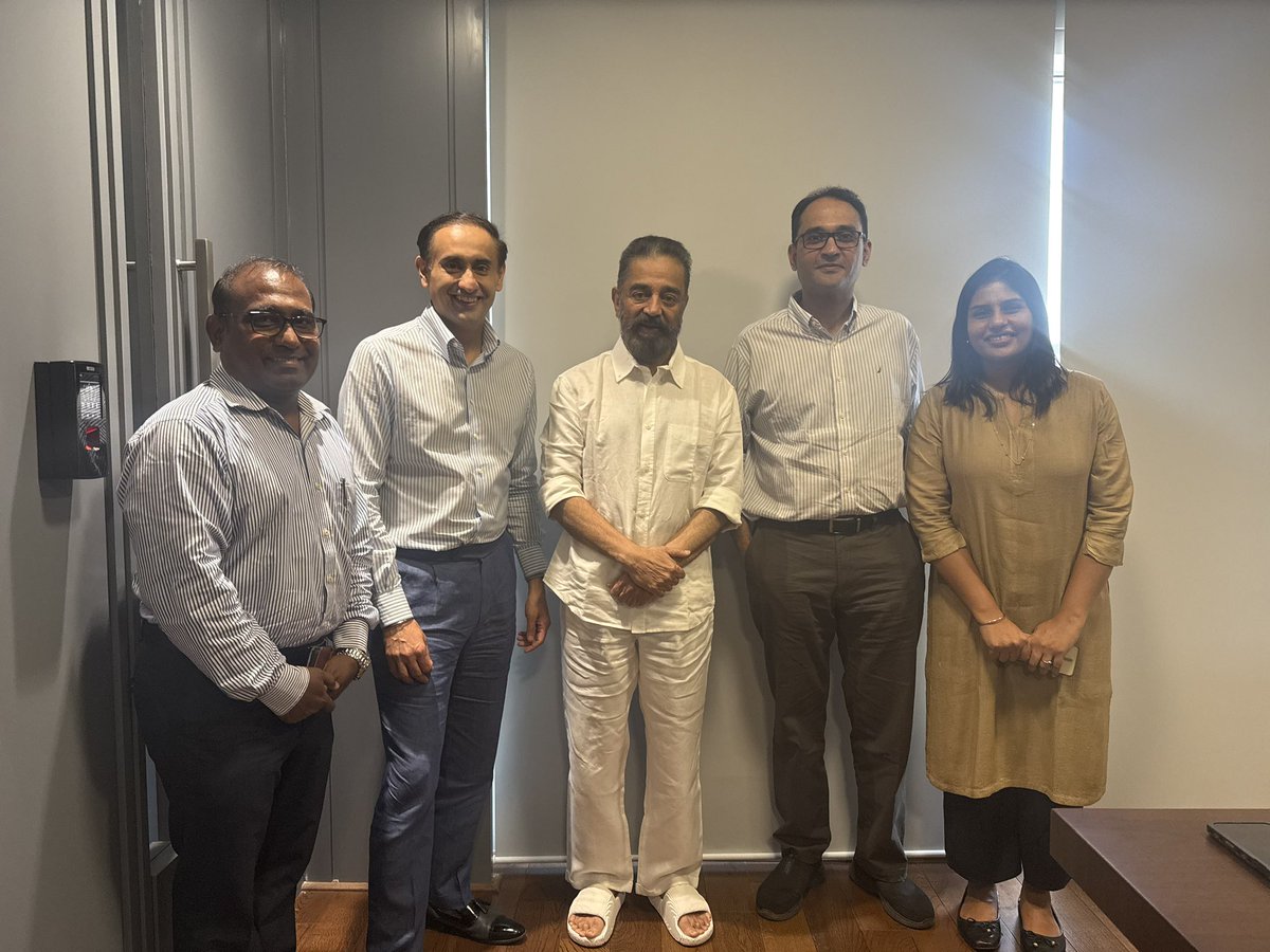 rahulkanwal's tweet image. Insightful day in Chennai meeting the movers and shakers of Tamil Nadu politics. With elections due in the state in the first half of next year, political activity is heating up. CM @mkstalin is attempting to rewrite recent DMK history by winning two successive terms. The…