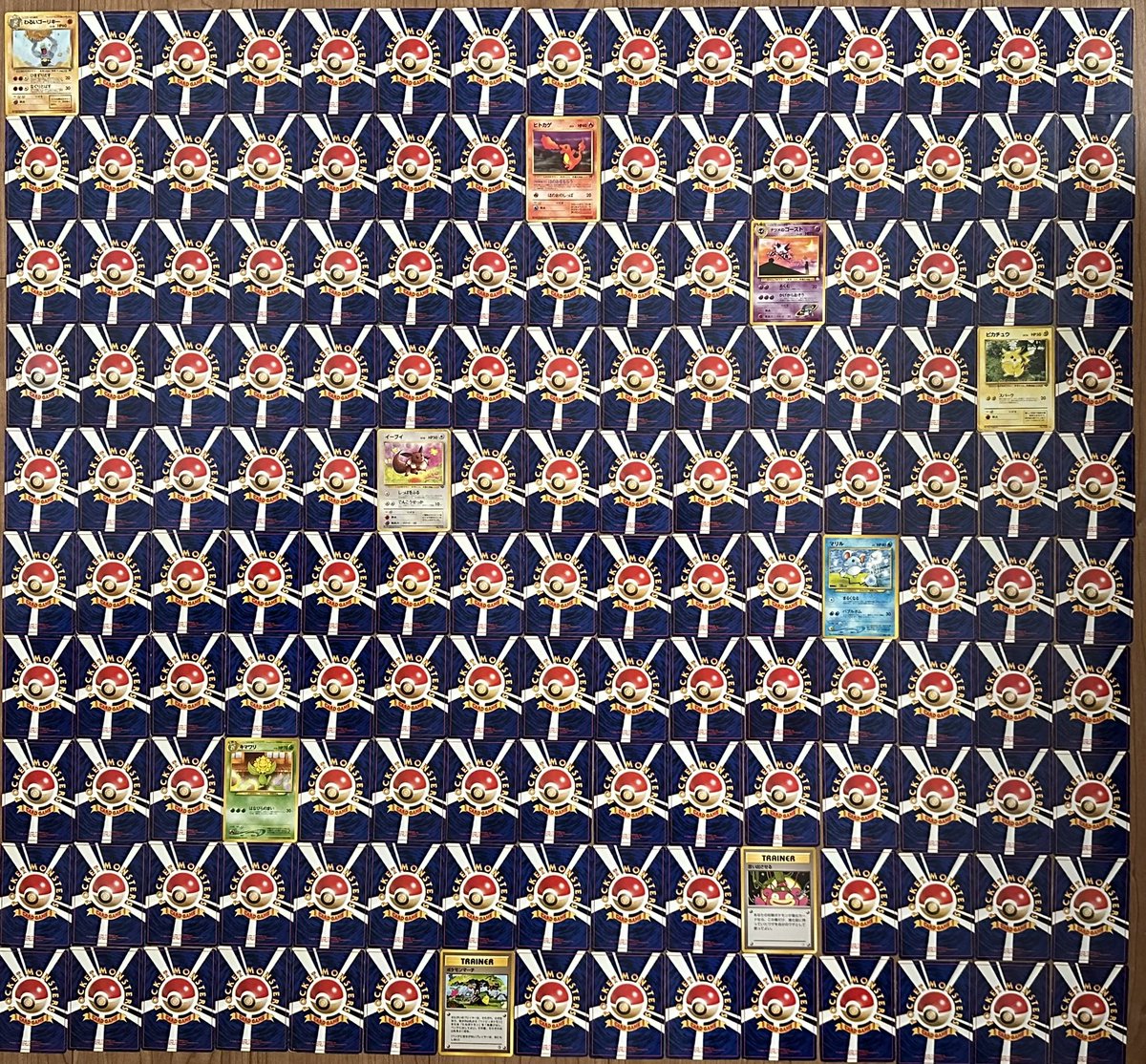 フォロワー3000人企画ものんびり進行中です🔥凍結祭にあって400人くらいフォロワー減っちゃったけど、2647人まで持ち直してきました🫡ゆーじーんさんも2899人に😉2人が3000人になったとき、旧裏カード150枚を2名様にプレゼントです🎁画像のカードを送ります👍是非フォローを🙏