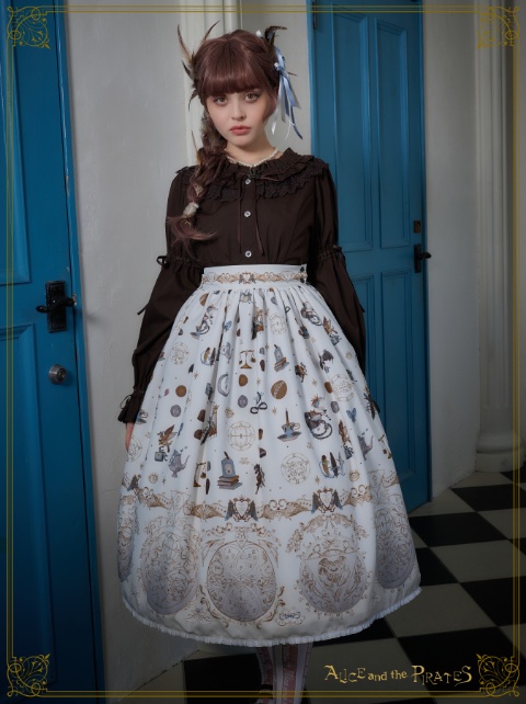 【#PIRATES入荷情報】アマリアブラウス
¥20,680が入荷致しました✨ T/Cブロードの定番ブラウス🪶 「魔女と悪魔の西洋菓子店柄」とのコーディネートもおすすめです✨
store.babyssb.co.jp/products/p21bl…