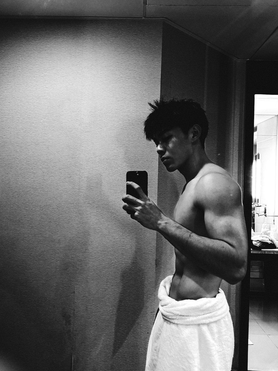 DER1CKX (@loveonlyopiyl) on Twitter photo 