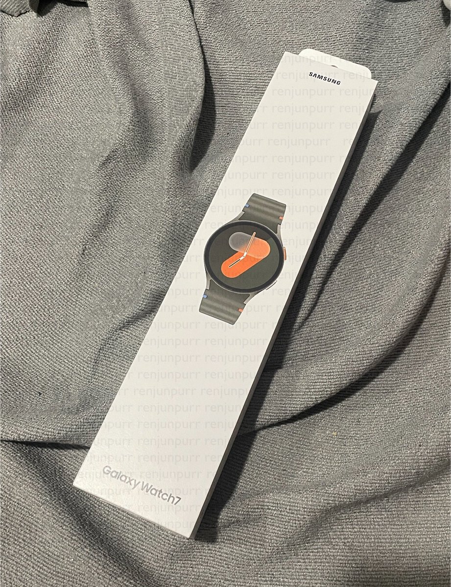 renjunpurr's tweet photo. 🌺 wts samsung galaxy watch 7
       ↬ sealed, 40mm, green
       ↬ 10k (free lsf within mm)

orig price is ₱16,990
dm/reply to claim!! 

# lf selling galaxy watch ph https://t.co/J1p4p9iH3a