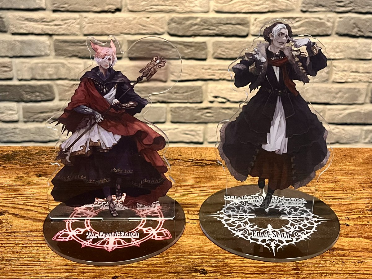 【 #EXBAR_AKIBA 】
✅おすすめ商品のご案内です✅

#FF14 漆黒のヴィランズ アクリルスタンド　＜水晶公・エメトセルク＞

漆黒のヴィランズを彩る魅力的なキャラクターの美麗なアートを使用したアクリルスタンドのサンプル展示も行っておりますので、お立ち寄りの際は是非ご覧ください‼️