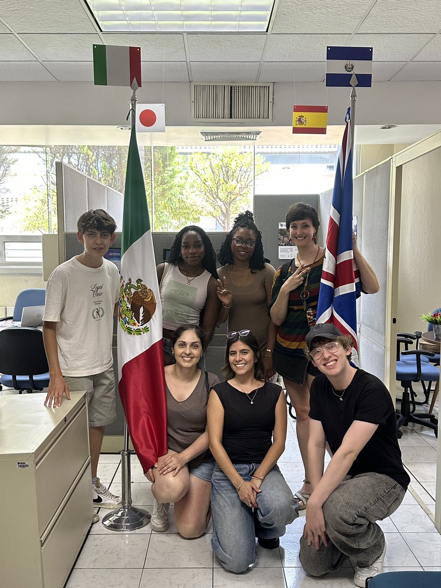 UNIVAGlobal's tweet photo. La UNIVA recibió a cuatro estudiantes provenientes de @EdinburghNapier University en Escocia 🏴󠁧󠁢󠁳󠁣󠁴󠁿, quienes participan en el  Programa de Español y Cultura Mexicana.
 
¡Bienvenidas a México! 🧡🐾 https://t.co/ITN1kUYgld
