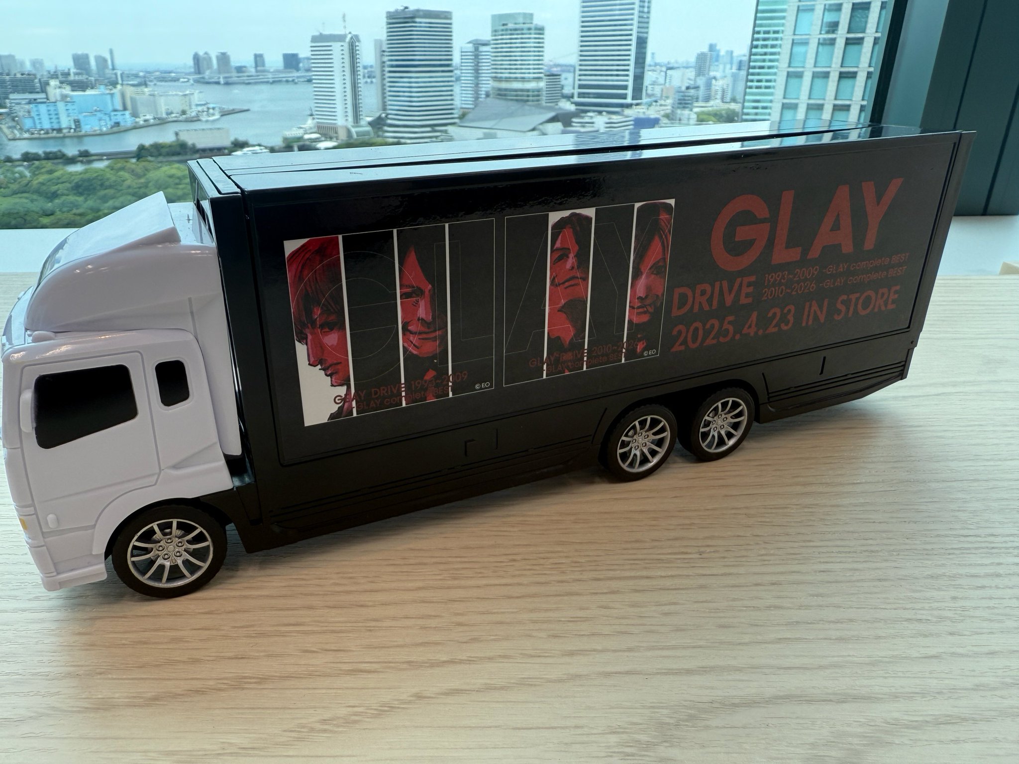 GLAY×GIGO RCアドトラック 2点 GIGO限定】GLAY 30th RCアドトラックvol.2 MusicBOX - メルカリ