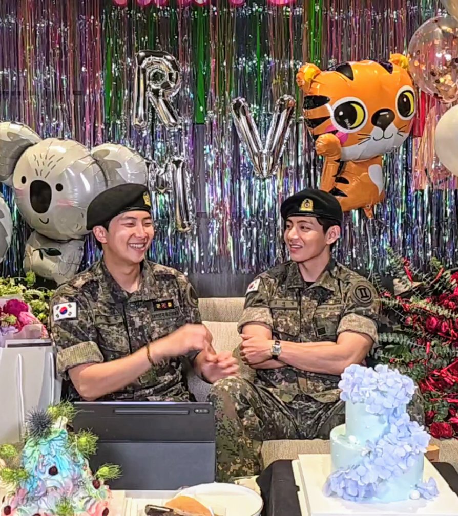 bangtaneas's tweet photo. Happy #Rejoonification and #Vreedom day!! Congrats and welcome home Joon & Tae! So proud of you for completing your duty and so glad to have you both safely home to us 🥹 Borahae 💜
WELCOME BACK TAEHYUNG
WELCOME BACK NAMJOON
#WelcomeHomeV #WelcomeHomeRM https://t.co/BznDld5j7i