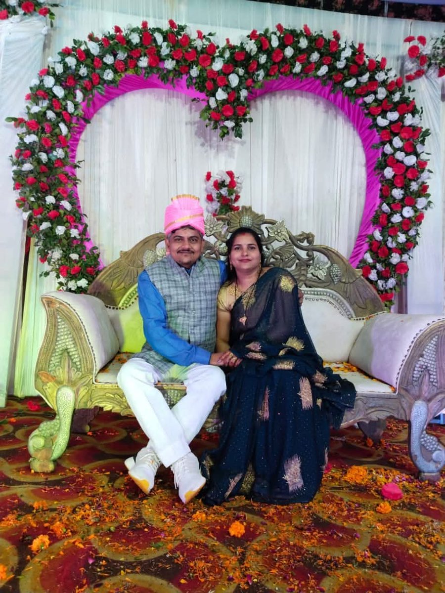 nand_gen's tweet image. आज अपना शादी सालगिरह के अवसर पर आप सभी के आशीर्वाद का आकांक्षी हूं ।