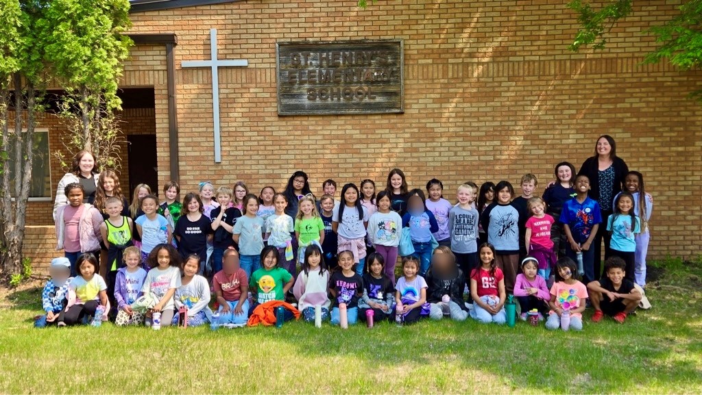 1F and 1/2F travelled to Melville to watch an incredible circus performance by Cirk-Alors! What a great French language and culture experience! Thank you to St. Henry's Junior School for the invitation. #CatholicEdSk