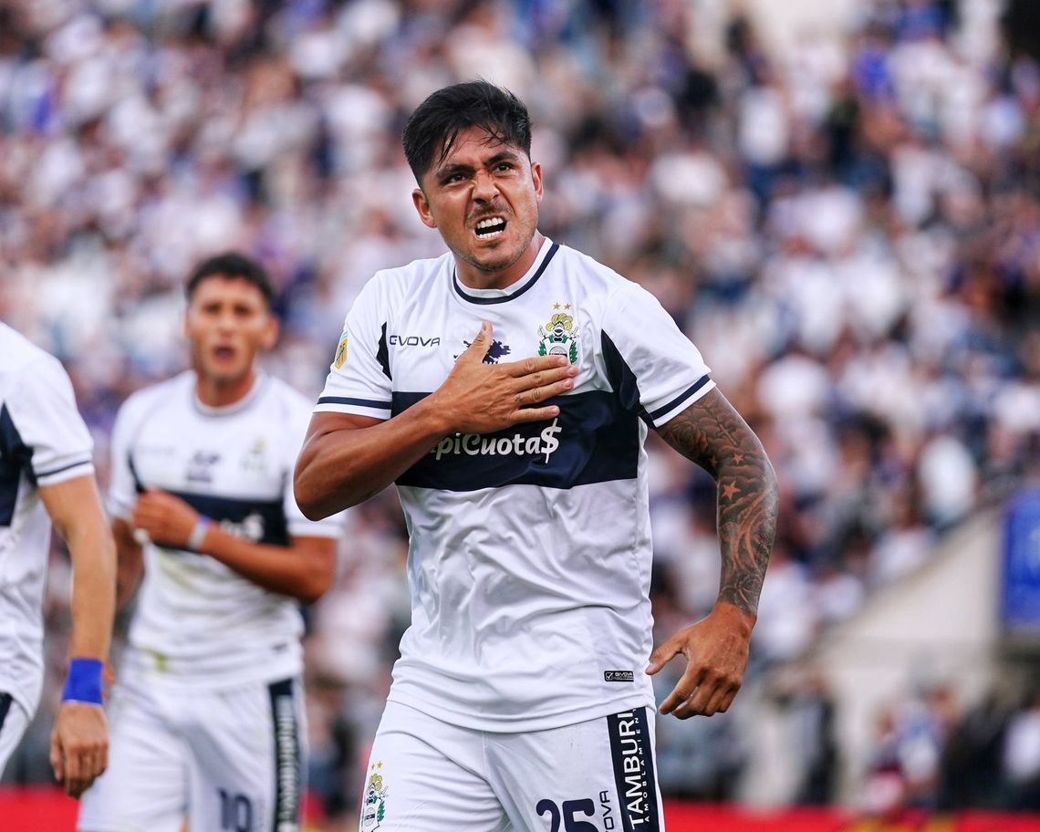 ExpeTatengue's tweet photo. Cristian Tarragona es nuevo jugador de #Unión. Llega como jugador libre tras su paso por #Talleres. https://t.co/nTUVdUl4NF