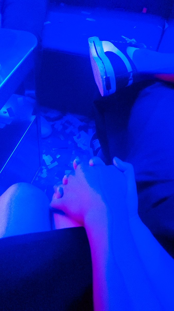 最近跟老公聊了聊，他想要的是我放松的全身心得去玩不要踩他，但我不一样，我需要他在过程中用尽一切证明他爱我，我不会失去他。