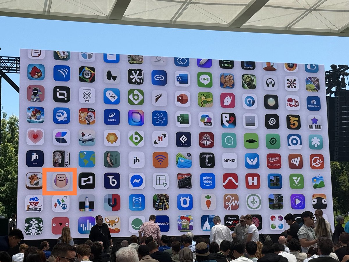 liuyi0922's tweet photo. 15 of our apps are on the wall! #WWDC25 https://t.co/cu7JEsCOx4
