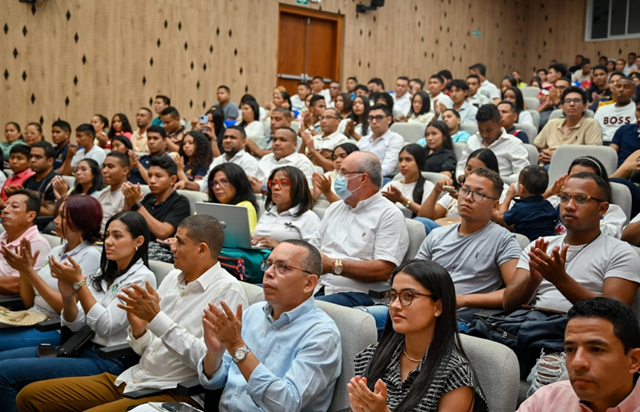Con éxito se cumplió el conversatorio "El Futuro del Empleo en La Guajira", organizado por <a href="/UniLaGuajira/">UniGuajira</a>  una oportunidad para dialogar de manera interinstitucional sobre una problemática que es histórica en el departamento y que eleva los niveles de pobreza de los guajiros.