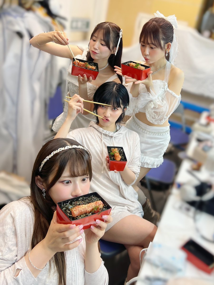 🌙 Mi LUNA 🌙

福岡リリイベの休憩は
みんなでめんたい重🥢

<a href="/Nozomi_Ishihara/">石原　希望(いしはら のぞみ)</a> 
<a href="/miho_nanachan/">未歩なな🌻🍏</a> 
<a href="/honokafurukawa5/">古川ほのか</a> 
<a href="/aoi__ibuki/">葵いぶき</a> 
#MiLUNA
#お月ちゃんのうた