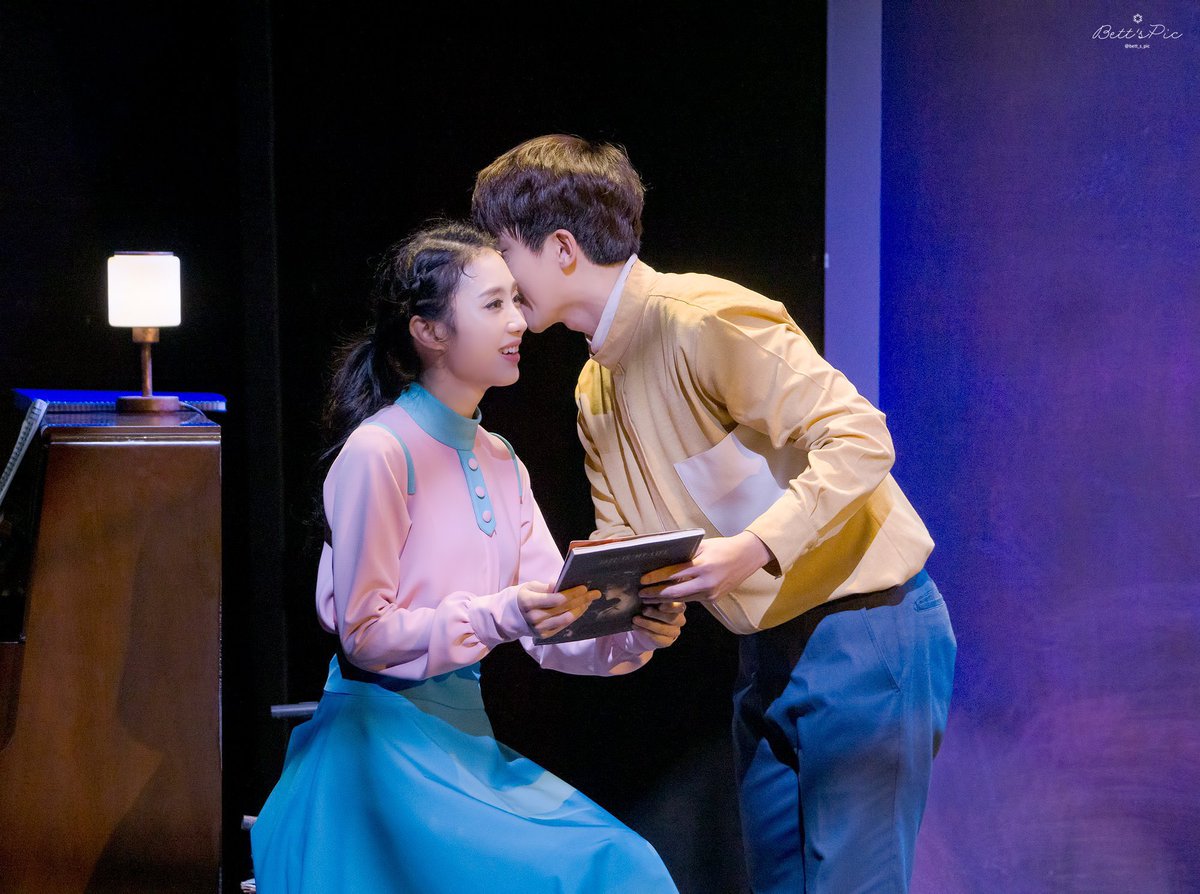 87l230's tweet photo. 이 사이에 6년이 있단 말이야 https://t.co/Nxw4PrV85a