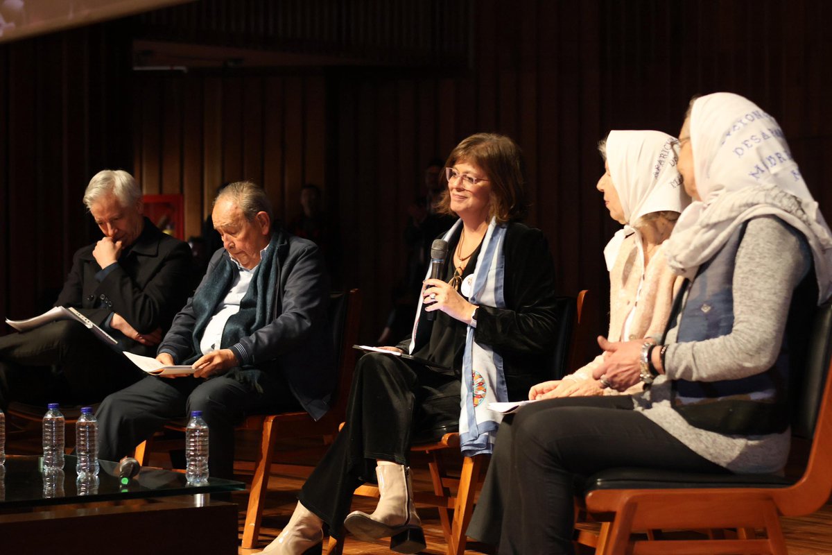 Karina Batthyány tweet media