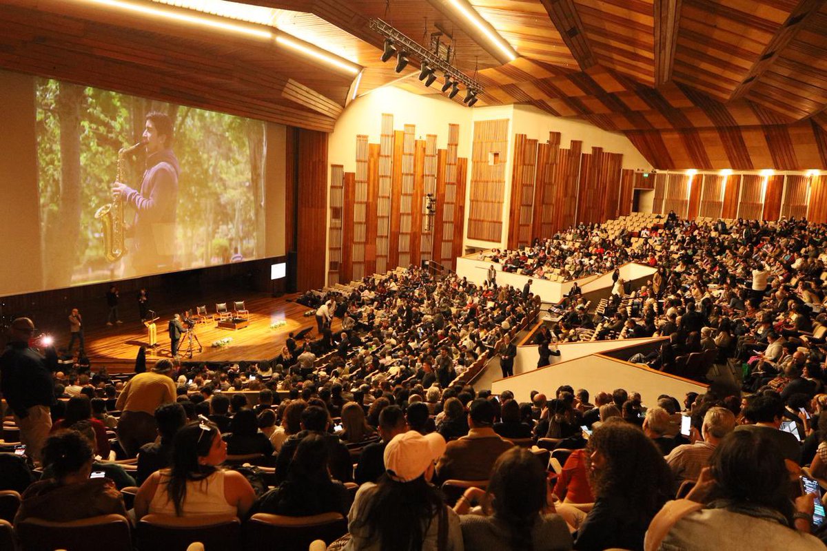 Karina Batthyány tweet media