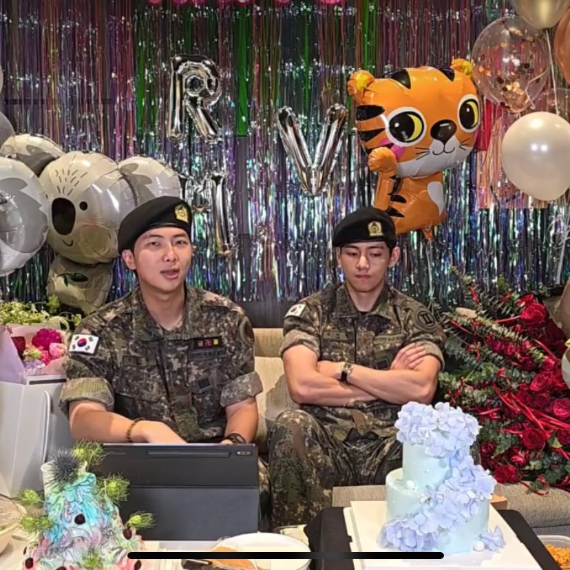 TheePopCore's tweet photo. TXT prepared flower bouquets and a rolling paper with heartfelt messages for RM and V's military discharge. 

"TXT prepared flowers and also wrote a rolling paper. Aren't we from BIGHIT too~ I'm really thankful that Beomgyu, Soobin, Kai, Yeonjun, and Taehyun wrote messages for us."