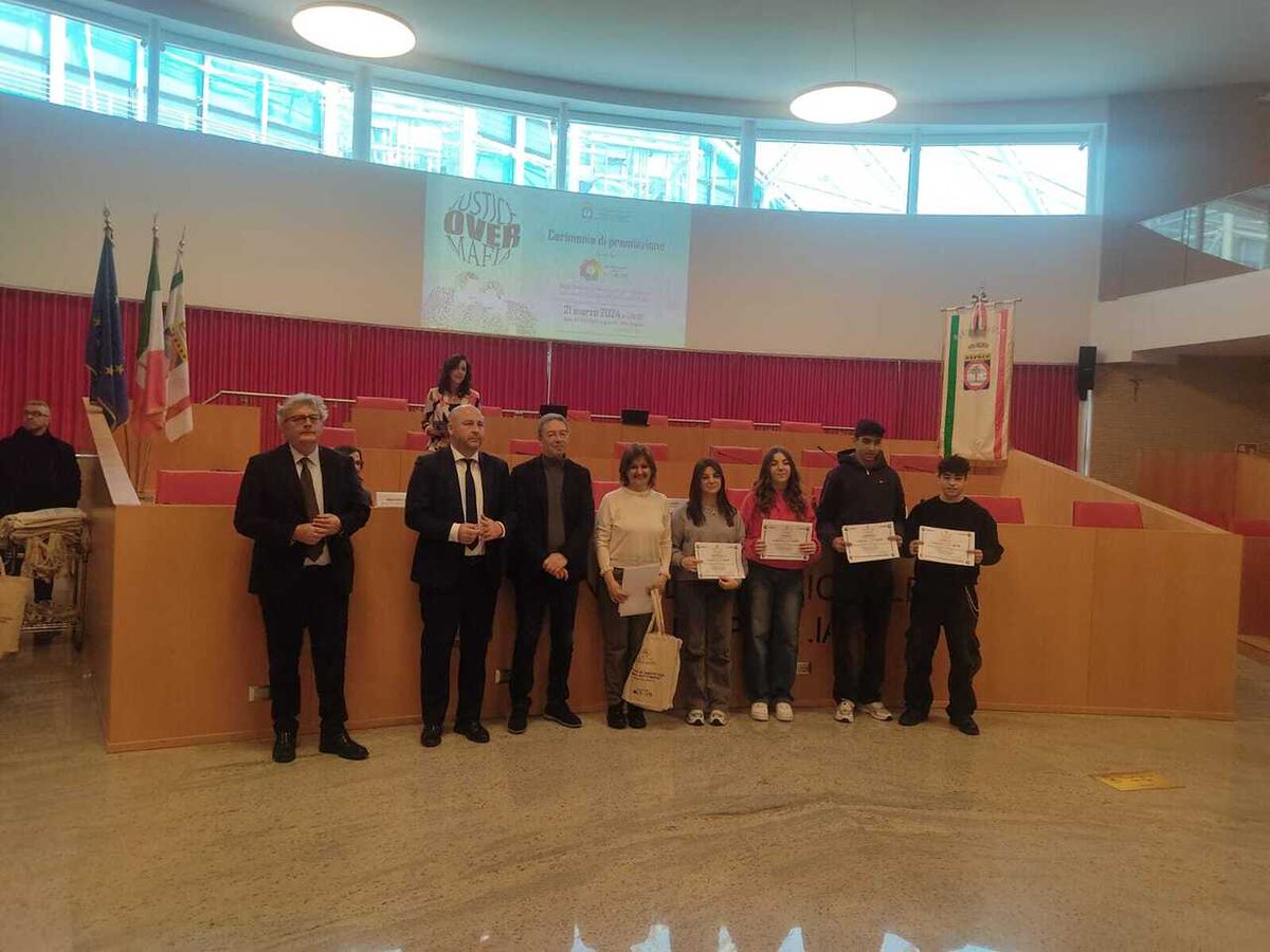 FasanoLiveCom's tweet photo. L’IISS “G. Salvemini” di Fasano campione di legalità digitale https://t.co/YNYtKGJ3Na #fasano https://t.co/0kIGj8ZHYk