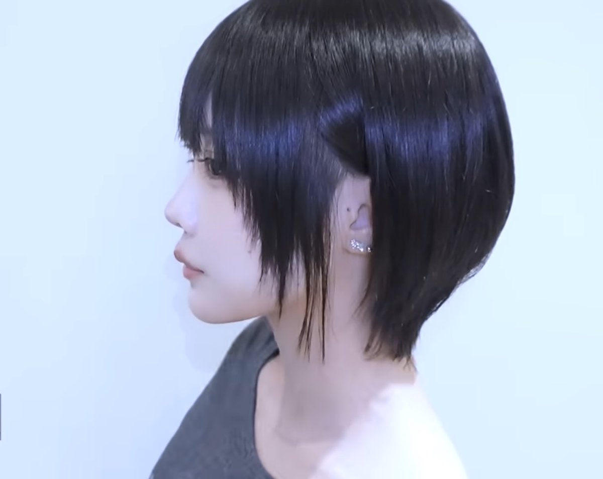 名巧愛知参戦した人ならわかると思うんですけど（もしかしたら他の公演もそうかも）アンコールのACAねさんこんな髪型でしたよね？！！！可愛すぎたあれ😭
