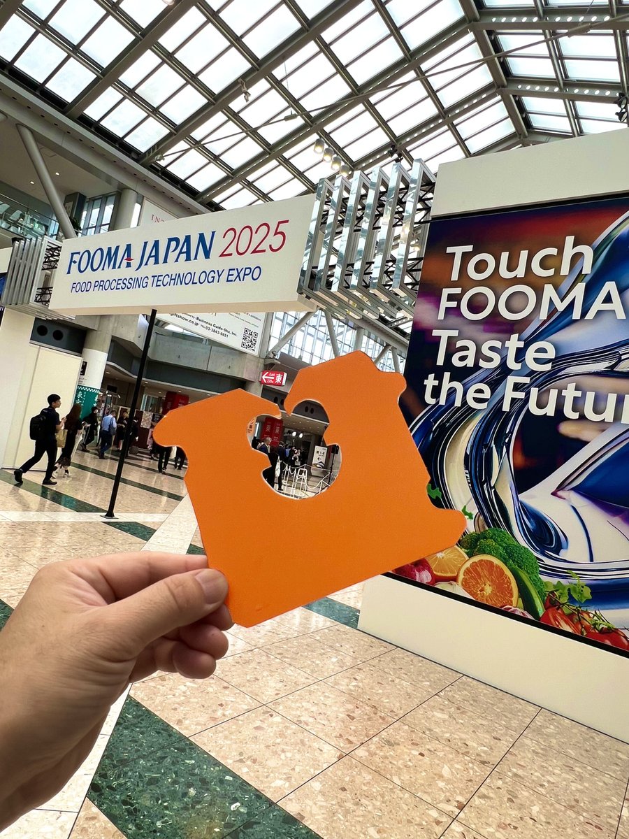 KwikLokJapan's tweet photo. FOOMA JAPAN 2025 本日から4日間東京ビッグサイトで開催🎊　あいにくの雨模様ですが☔️東６ホール6L-68で笑顔でお待ちしております😀 #FOOMAJAPAN2025 #東京ビッグサイト #パンの袋を留めるアレ #バッグクロージャー https://t.co/JzPWXX3yS2