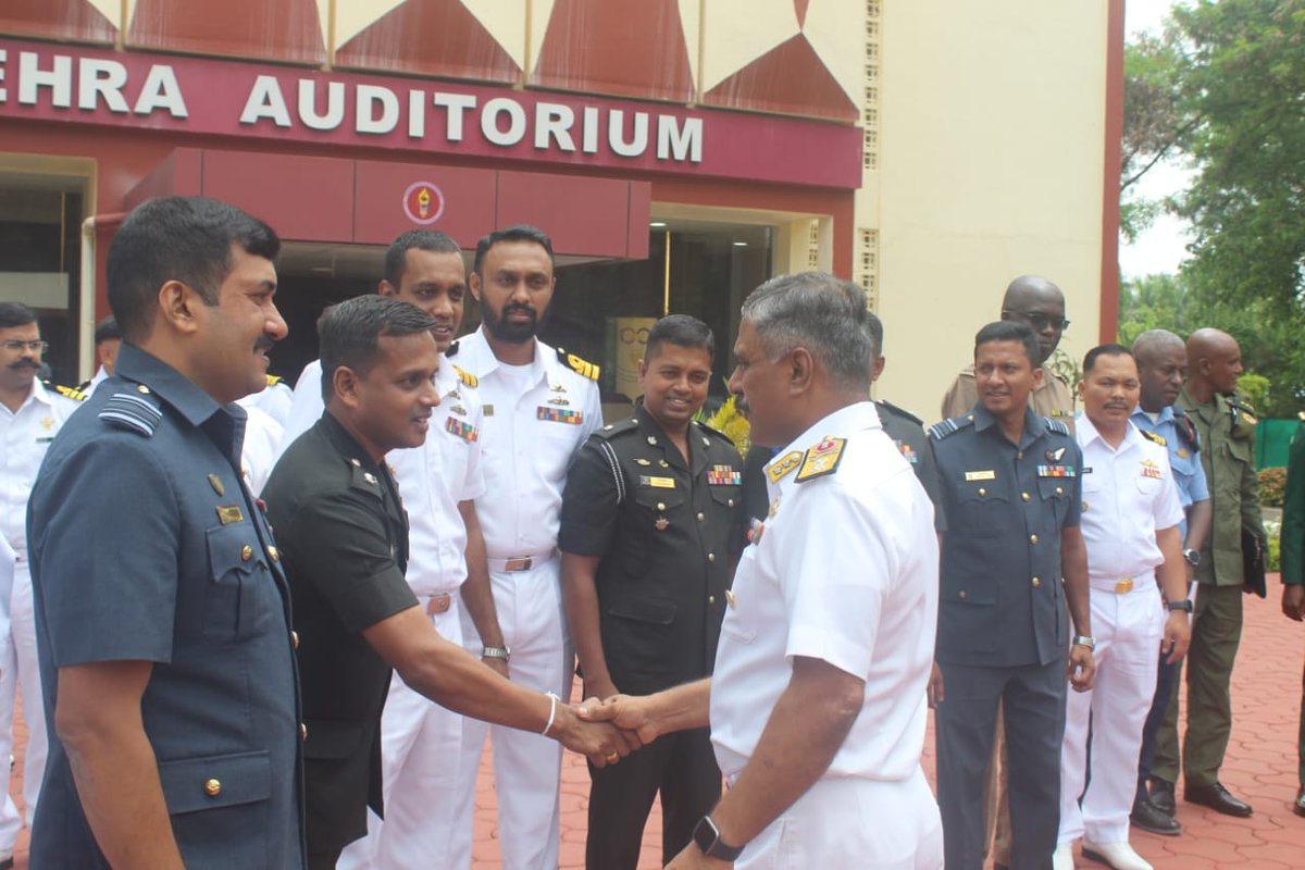 HQ_IDS_India's tweet photo. The Defence Services Technical Staff Course #DSTSC Ser-8 commenced at #MILIT, Pune.
159 officers from #TriServices & the Indian Coast Guard and 18 offrs from nine FFCs including Ethopia, Indonesia, Kenya, Malaysia, Mexico, Mozambique, SriLanka, Tanzania and Uganda will undergo 46 weeks of intensive training on military tactics, niche technologies and staff duties.
In his Opening Address R Adm Nelson D'Souza, Commandant #MILIT enthused #FutureLeaders to utilise the course learning to enhance their appreciation on nuances of #JointnessAndIntegration and gain military oriented insights into disruptive technologies for making the #IndianArmedForces #FutureReady.
#TechnoWarriors
#ProfessionalMilitaryEducation
@DefenceMinIndia
@SethSanjayMP
@MIB_India
@SpokespersonMoD