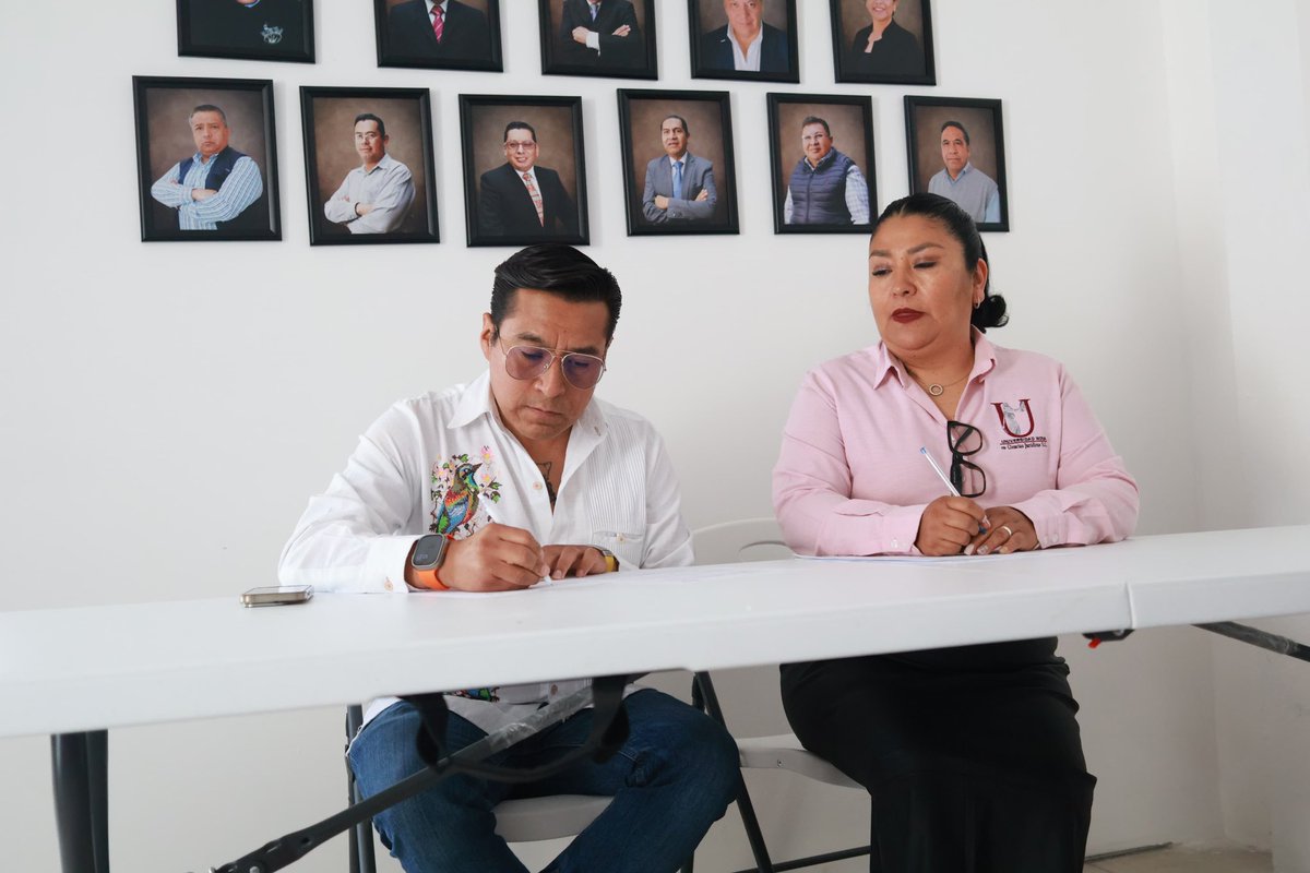 innombrable_mr's tweet image. #MartínRodríguez, presidente de la #UPET, encabezó la #firma de #convenio con la #UniversidadNOVA en Ciencias Jurídicas S.C. para que #agremiados a esta organización y familiares  tengan #beneficios de estudio en esta institución. Imagen: Cristihan Martínez / Nierika Images