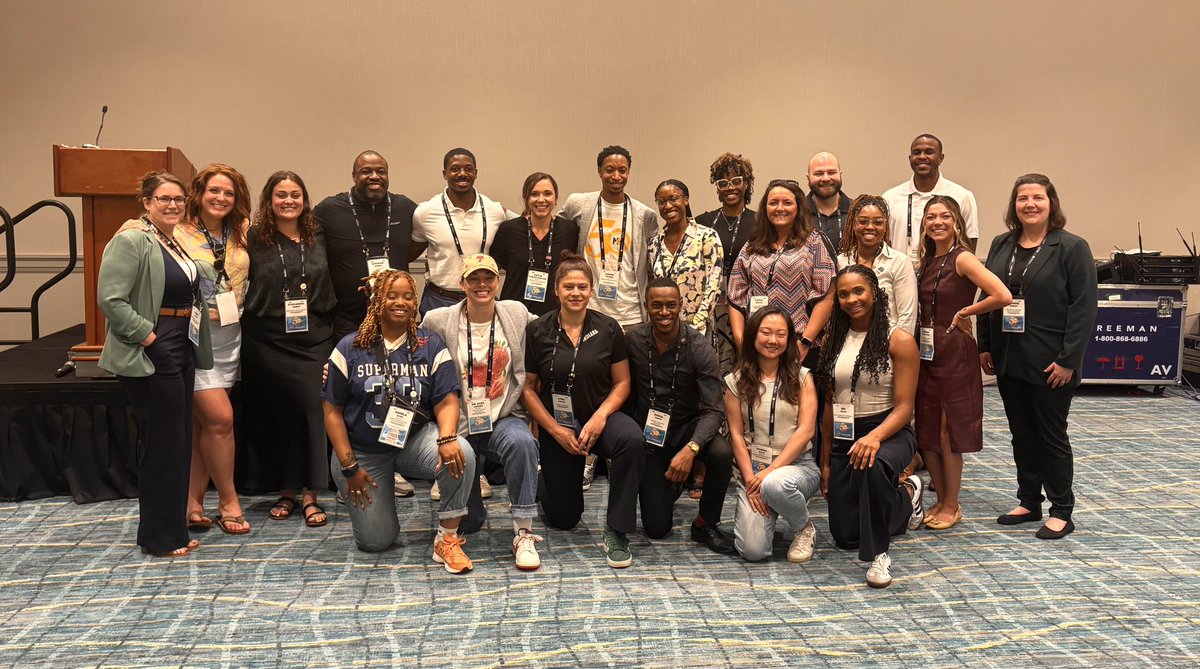 Such a sensational and inspiring group! Thankful to meet our 2025 <a href="/nfoura/">N4A</a> Opportunities Scholarship Recipients!

They are the future of our association, and we’re excited to watch them flourish in the field 💐

#WeAreN4A #N4A50