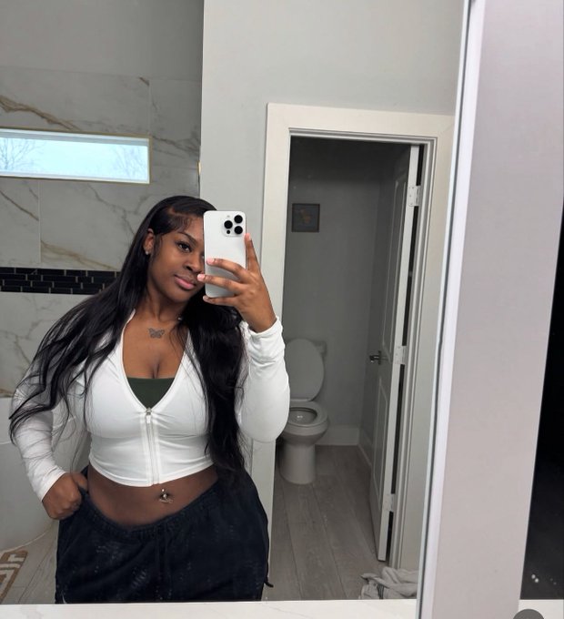 Watch SweetMonaexxx💦👅's leaked NSFW photo on TwXstars