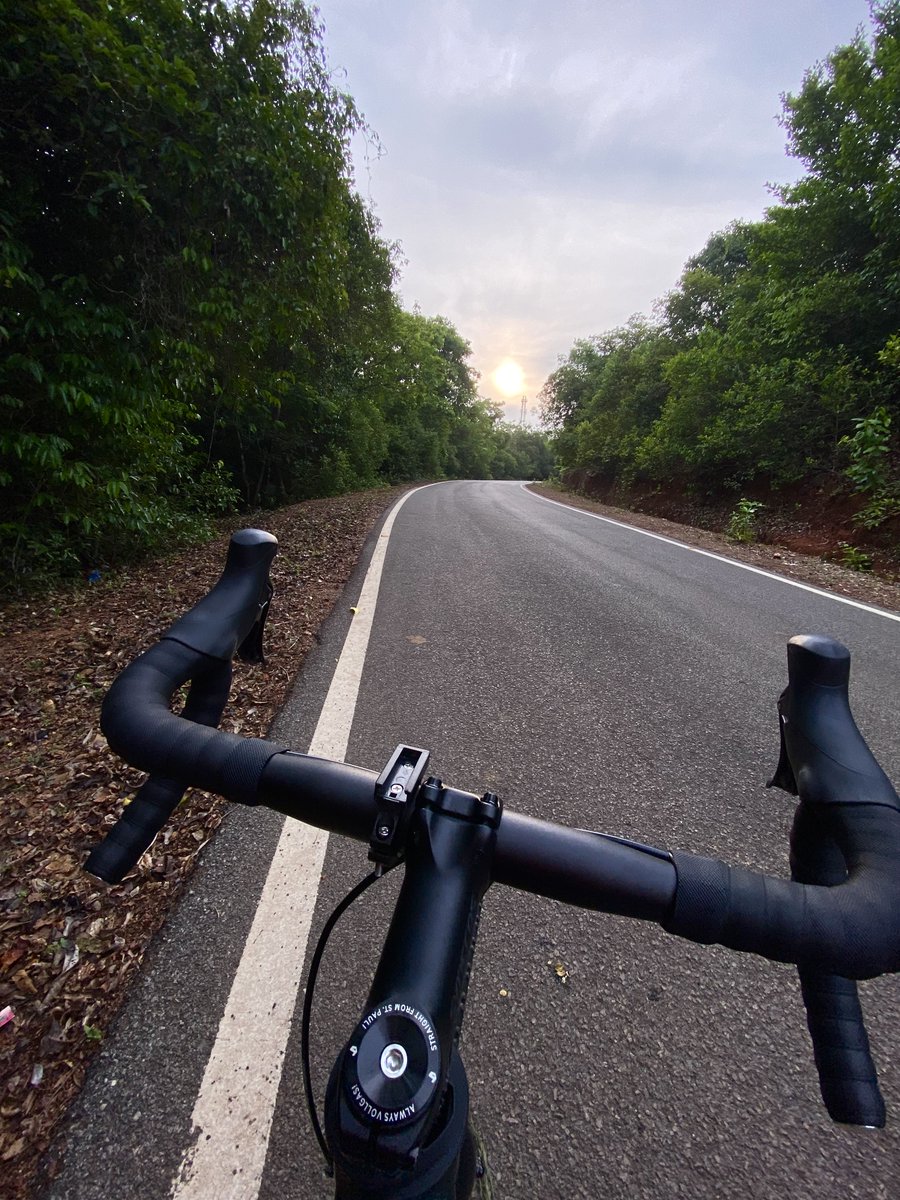 AnupHegde04's tweet photo. Morning rides hit different.
Cycling clears my head, resets my vibe, and gets the creative flow back when I'm stuck with design stuff.
What’s your go-to to stay active and feel alive? 
#DesignInspiration #DesignLife #FuelYourCreativity #VisualThinker #MorningRide #DesignThinking https://t.co/0kGbG3MkdI