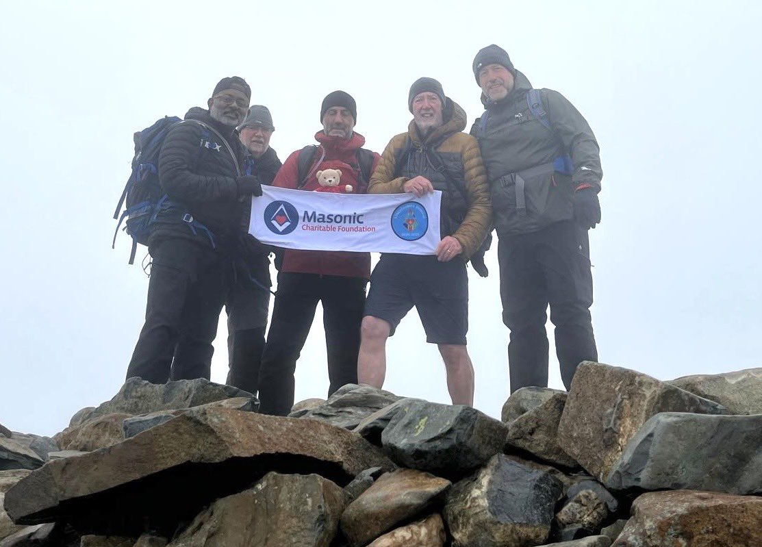 lincsmasonic's tweet image. Three cheers as Three Peaks hikers conquer third peak!
lincolnshirefreemasons.org/three-peaks-hi…