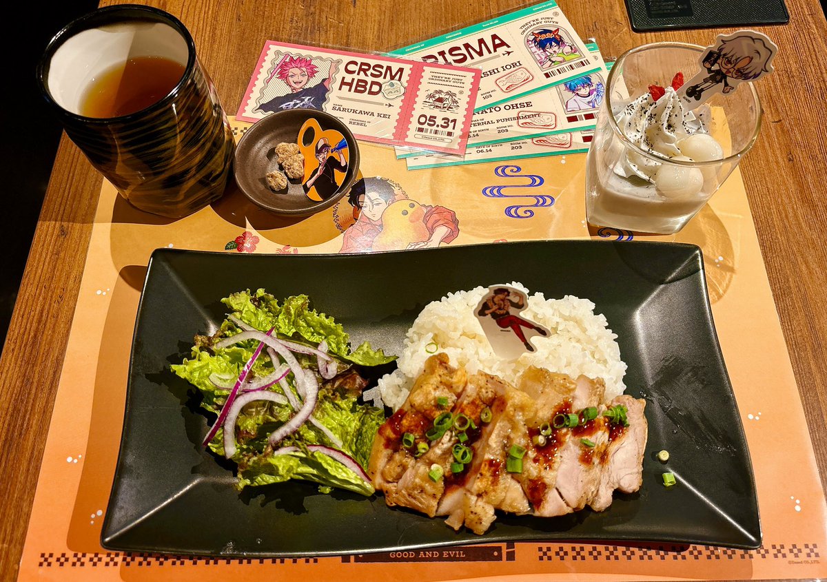 ebimoji3's tweet image. 先日カリスマさびらカフェにお邪魔してきました!全部おいしかった 食事の空間にちんちんが響き渡るのってアリなんだ〜と思った グッズたちトロピカルでかわいい🏝️🍹🌺
