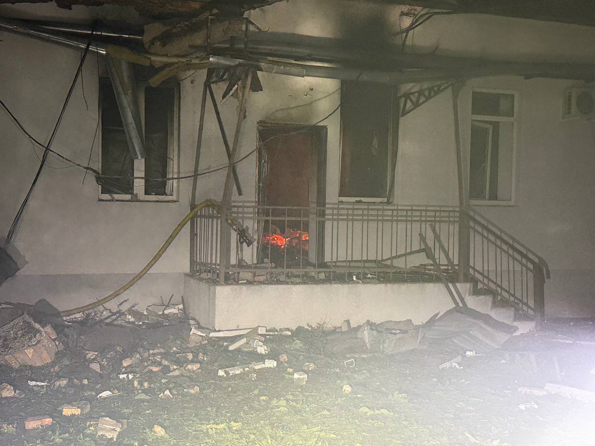 KyivPost (@kyivpost) on Twitter photo A maternity hospital in Odesa was destroyed after another brutal overnight Russian strike.
Putin’s forces targeted civilian infrastructure across the city throughout the night. There are victims. Rescue efforts are still ongoing. A maternity hospital in Odesa was destroyed after another brutal overnight Russian strike.
Putin’s forces targeted civilian infrastructure across the city throughout the night. There are victims. Rescue efforts are still ongoing.