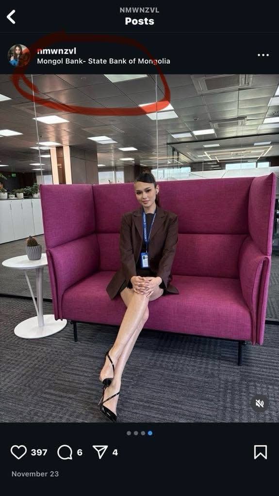 Зандкагийн нялх амраг гээд гол усаар л нэг шуугиулаад байгаа хүүхэн чинь МОНГОЛ БАНКИНД ажилдаг нь үнэн л юм байна тэ. Инстагаас мянга энэ зургаа устгаад яахав дээ баримт үлддэг юм хойно. Оюук цүнхнээс болж унасан Зандка ах маань нялх амрагаасаа болж улс төрөөс арчигдах нь ээ