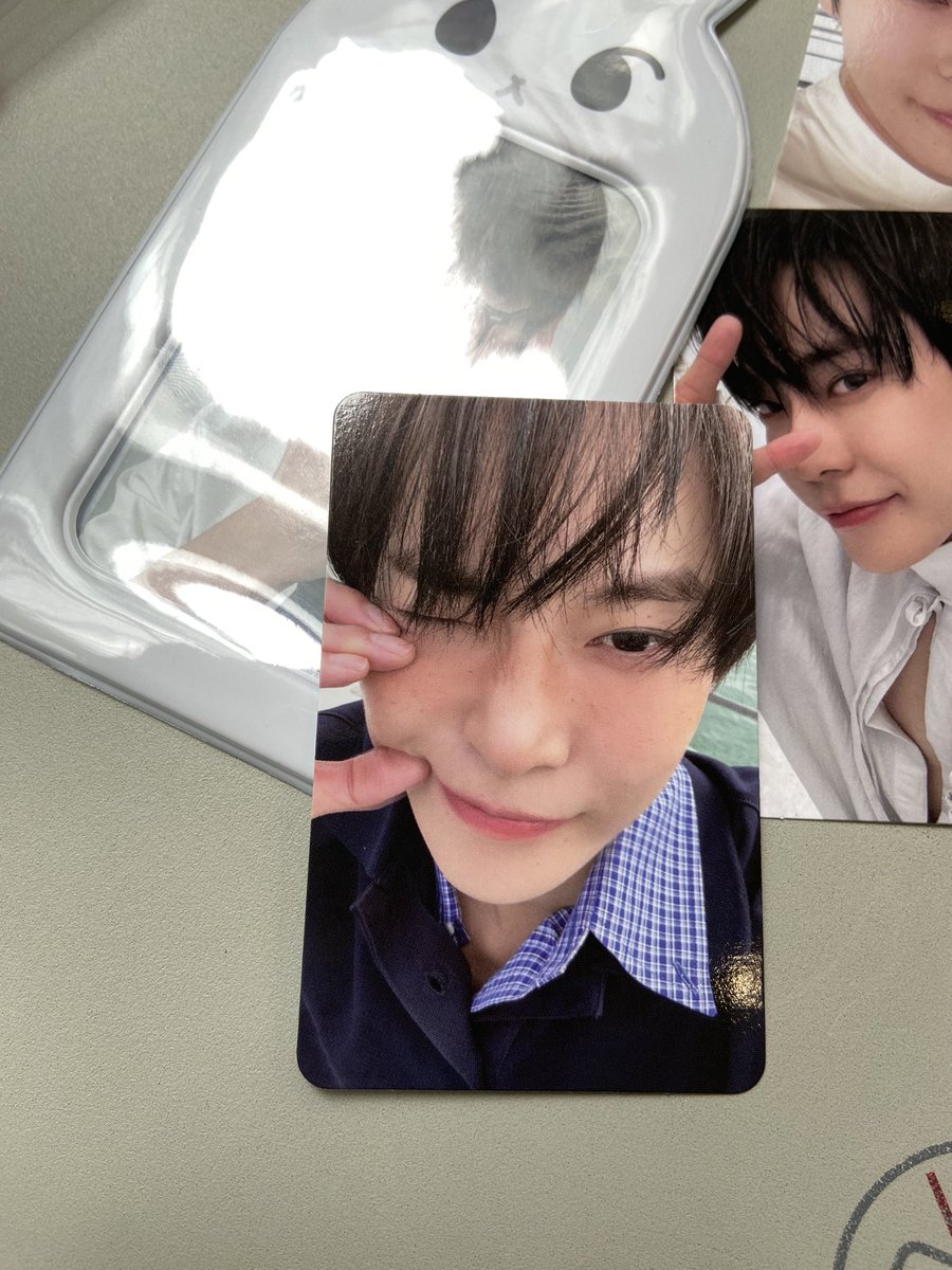 do0romi's tweet photo. got my favorite photocard😭🤍 https://t.co/Odw1j0QKxm