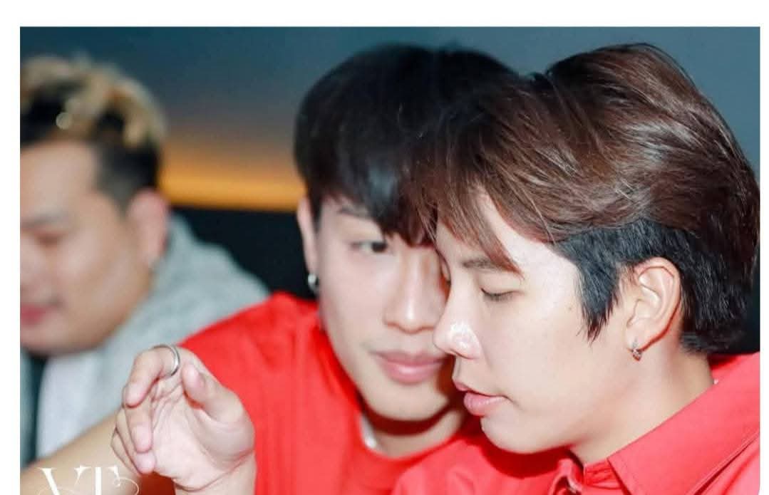 jaaeh25's tweet photo. เธอ2คนทำให้เราได้เปิดโลกใหม่ๆเสมอ และเราพวกเราจะเดินเคียงข้าง2คนตลอดไป รักนะเจ้าแสบกับเจ้าดื้อ🫶💛💚🫶#รักนะต้าววาฬ_5thAnniversary https://t.co/ud70Uy4xQh